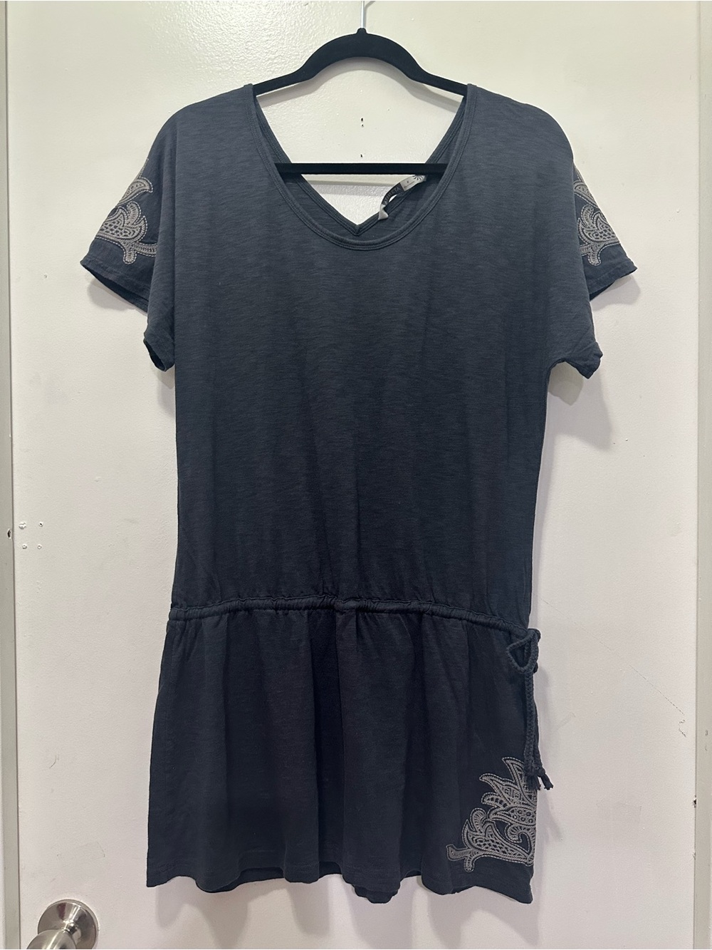 Athleta Dark Gray Embroidery Accent Cinch Waist Tunic Dress Sz M